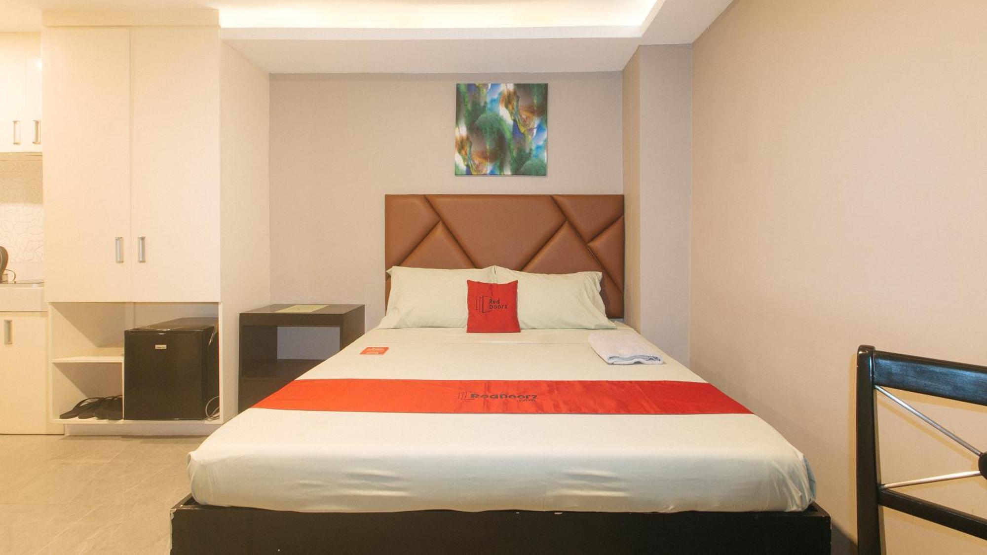 Reddoorz Plus At Seventy Five Inn Near Manila Airport Paranaque City Kültér fotó