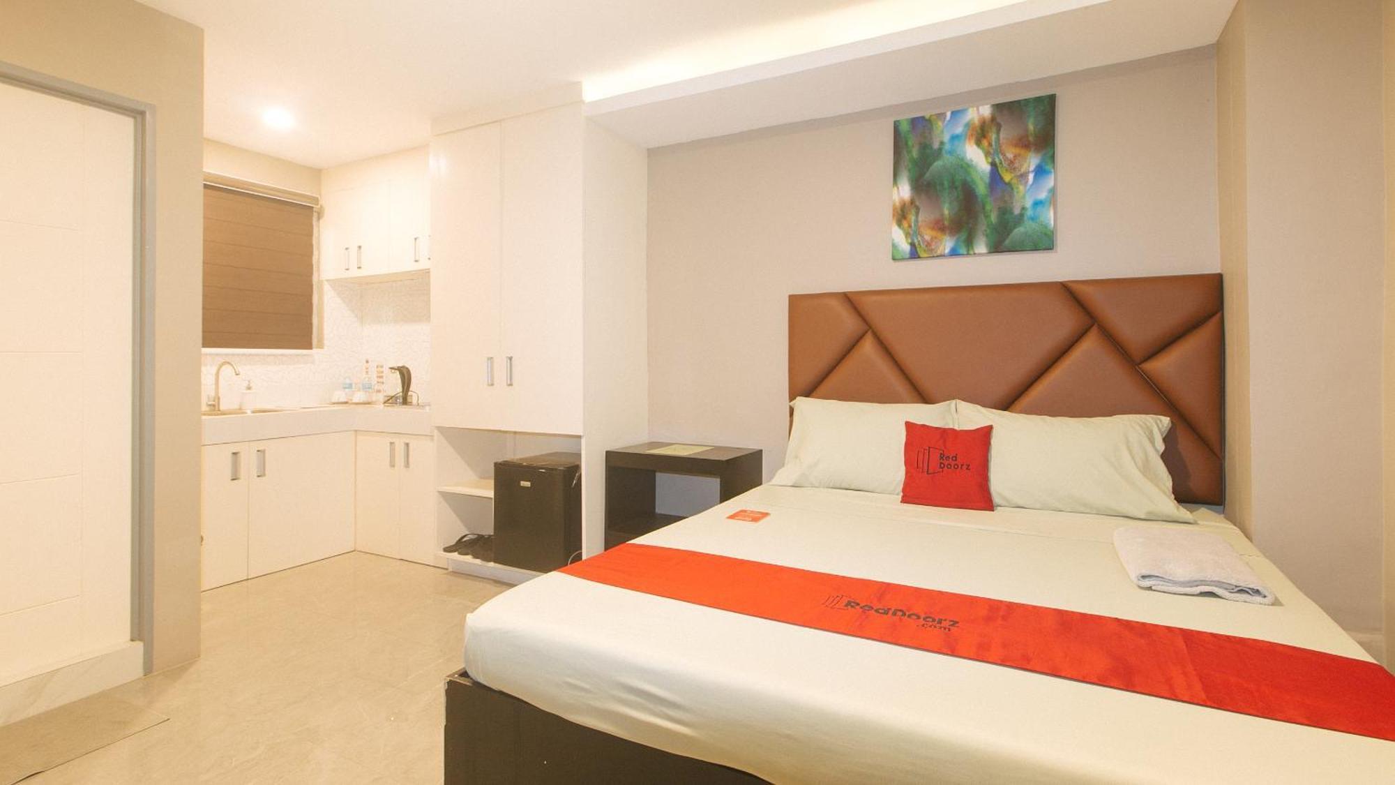 Reddoorz Plus At Seventy Five Inn Near Manila Airport Paranaque City Kültér fotó