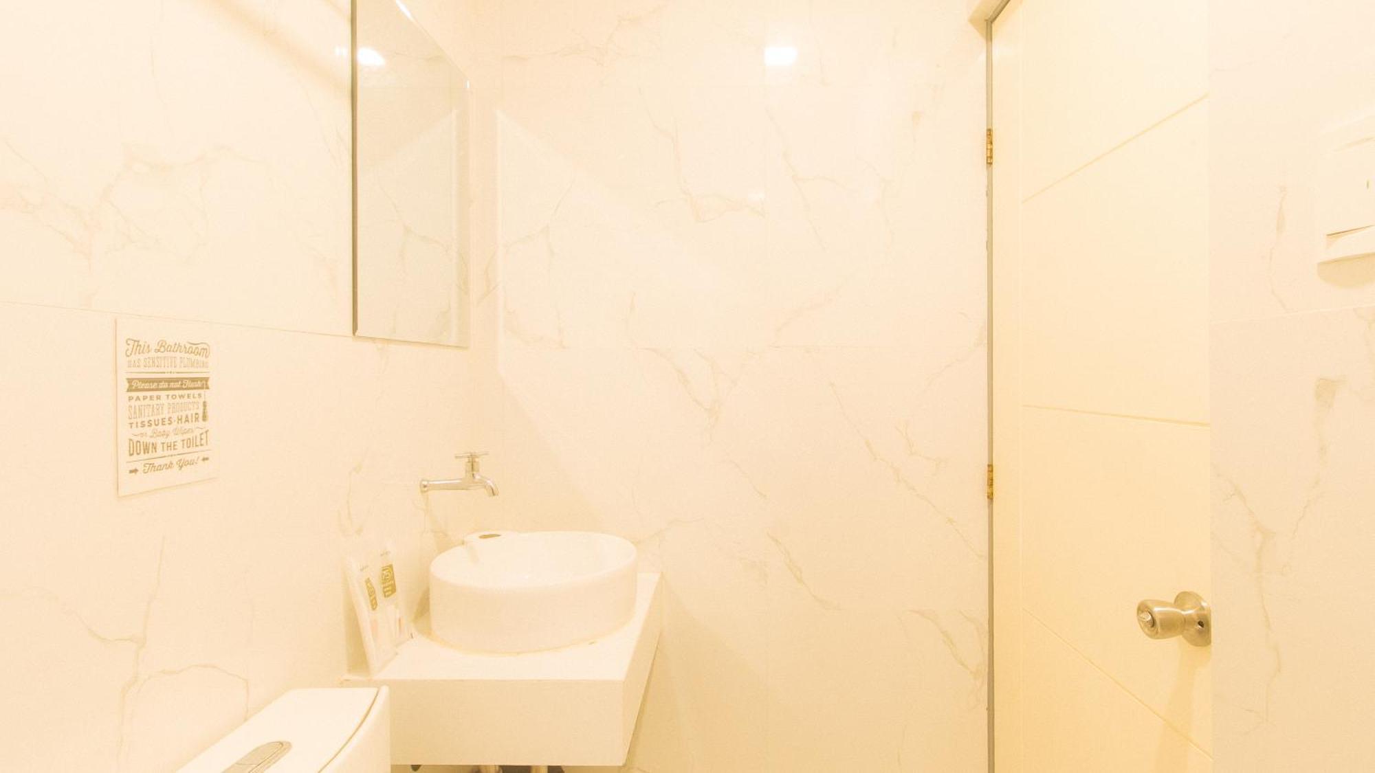 Reddoorz Plus At Seventy Five Inn Near Manila Airport Paranaque City Kültér fotó