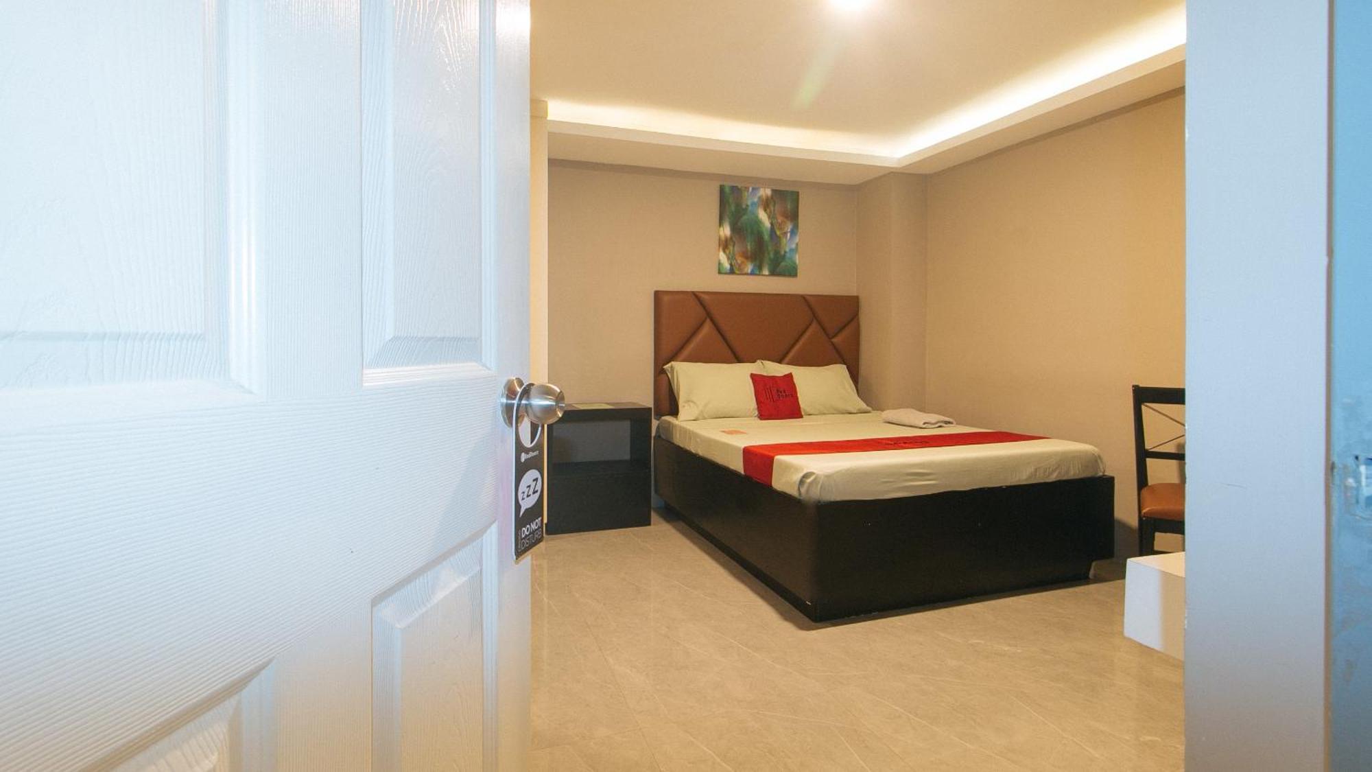 Reddoorz Plus At Seventy Five Inn Near Manila Airport Paranaque City Kültér fotó