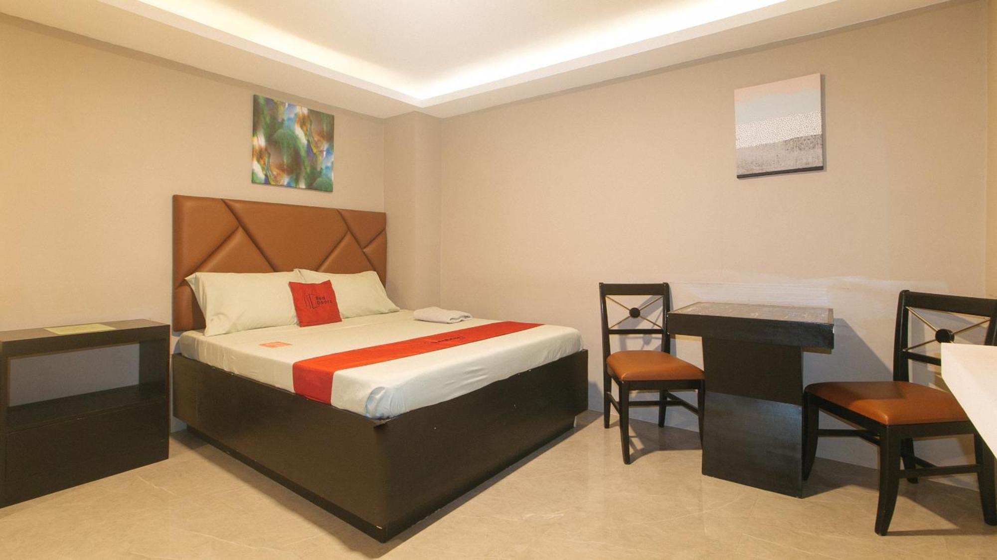 Reddoorz Plus At Seventy Five Inn Near Manila Airport Paranaque City Kültér fotó