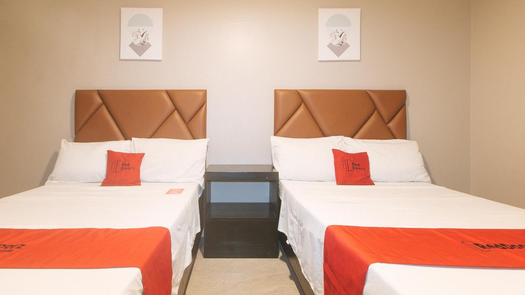 Reddoorz Plus At Seventy Five Inn Near Manila Airport Paranaque City Kültér fotó