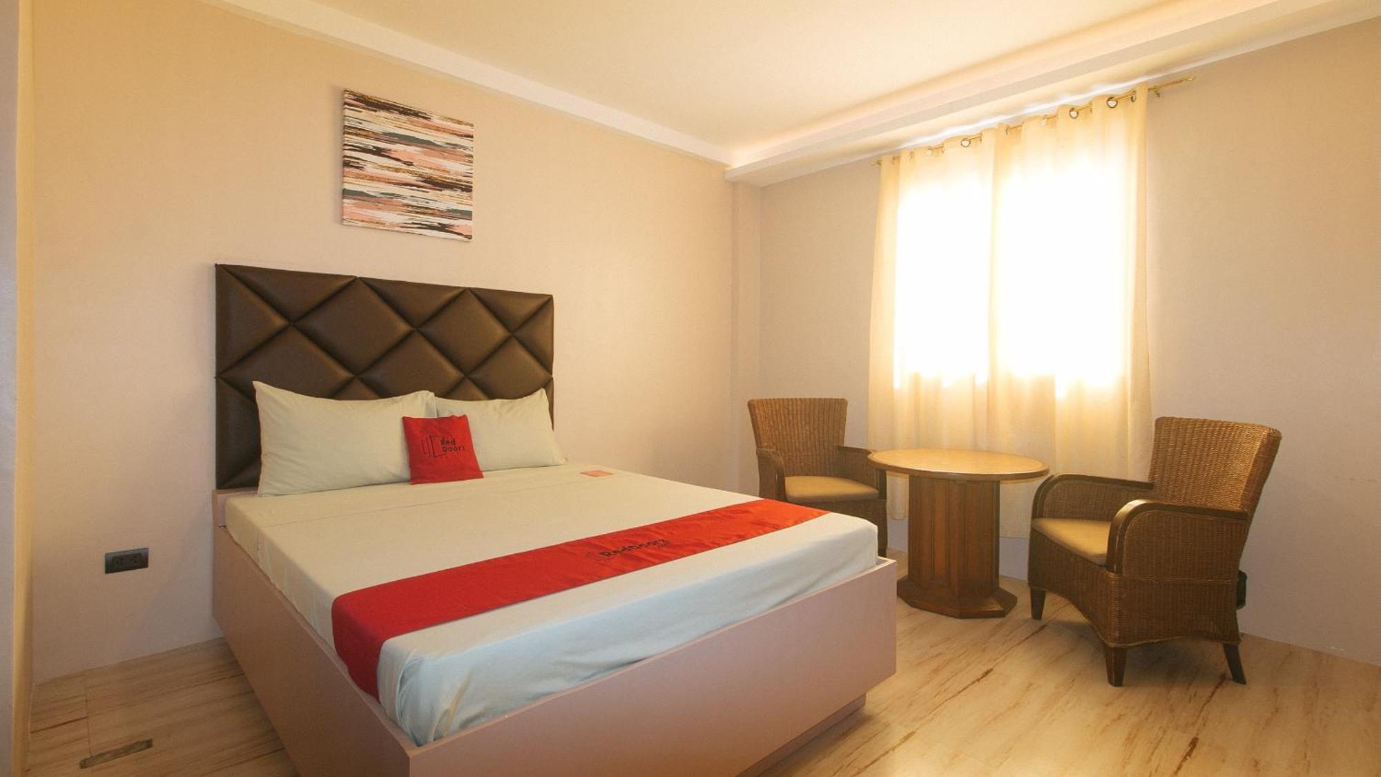 Reddoorz Plus At Seventy Five Inn Near Manila Airport Paranaque City Kültér fotó