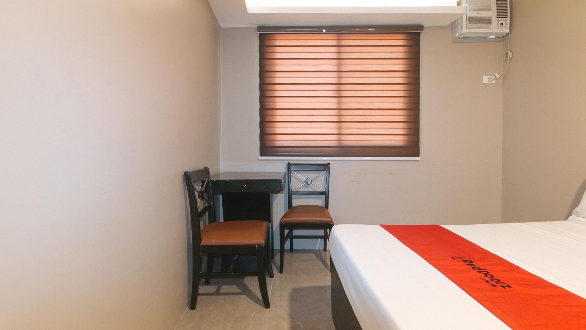 Reddoorz Plus At Seventy Five Inn Near Manila Airport Paranaque City Kültér fotó