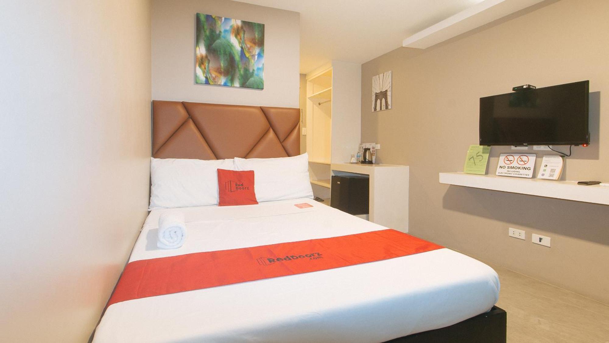 Reddoorz Plus At Seventy Five Inn Near Manila Airport Paranaque City Kültér fotó