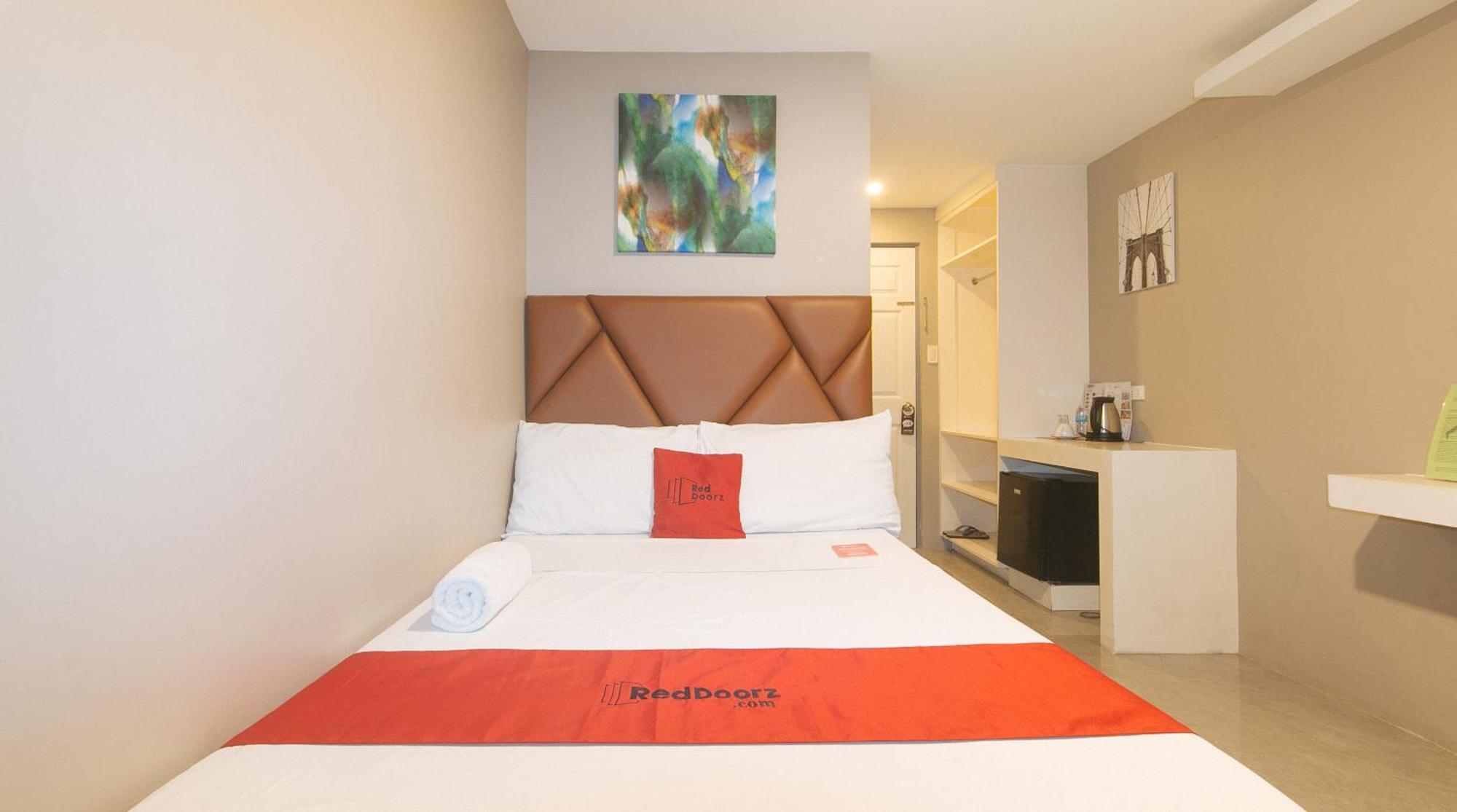 Reddoorz Plus At Seventy Five Inn Near Manila Airport Paranaque City Kültér fotó