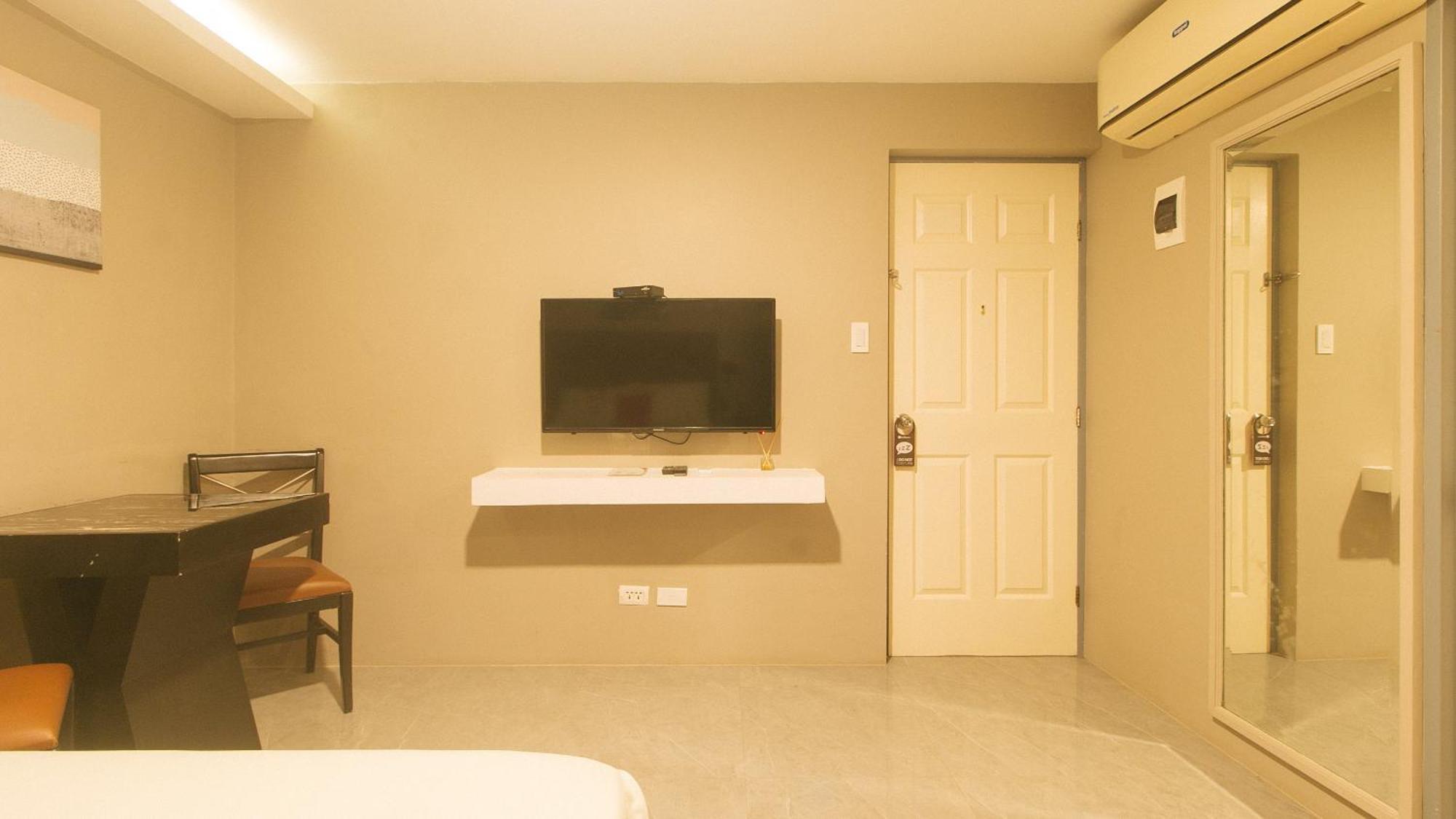 Reddoorz Plus At Seventy Five Inn Near Manila Airport Paranaque City Kültér fotó